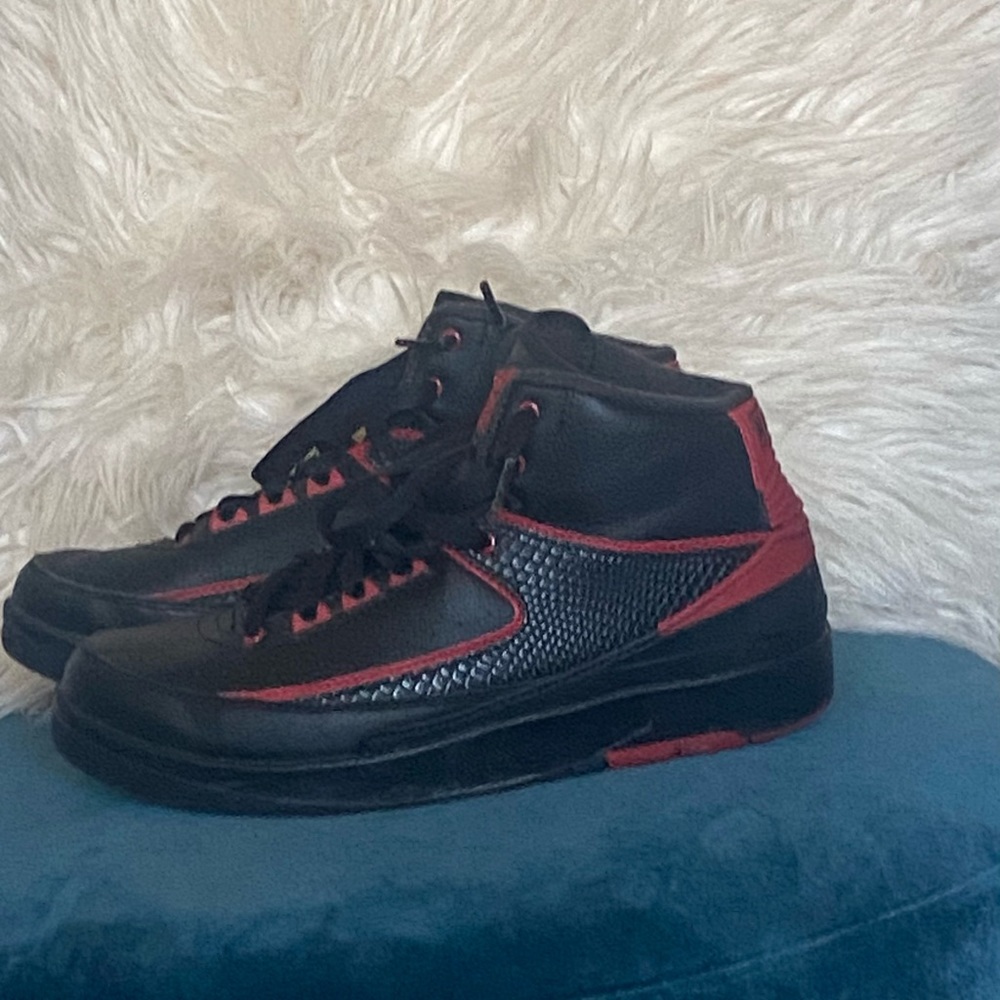 Nike Air Jordan 2 size 6Y